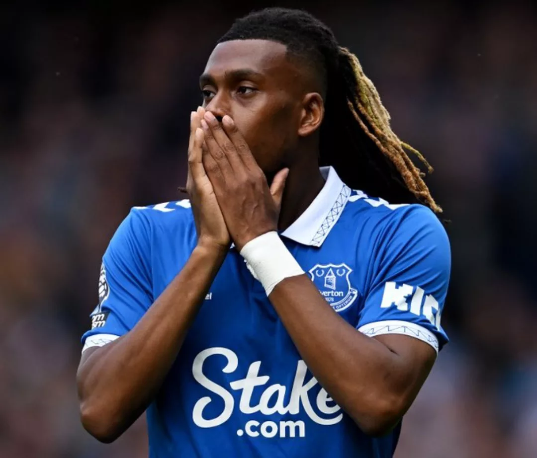 Super Eagles player Alex Iwobi in contract talks with Everton
